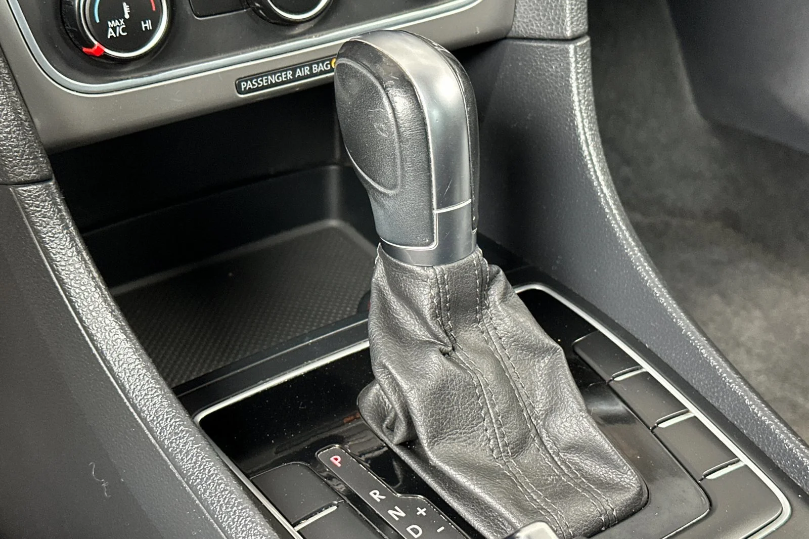 Used 2015 Silver Volkswagen  image 19