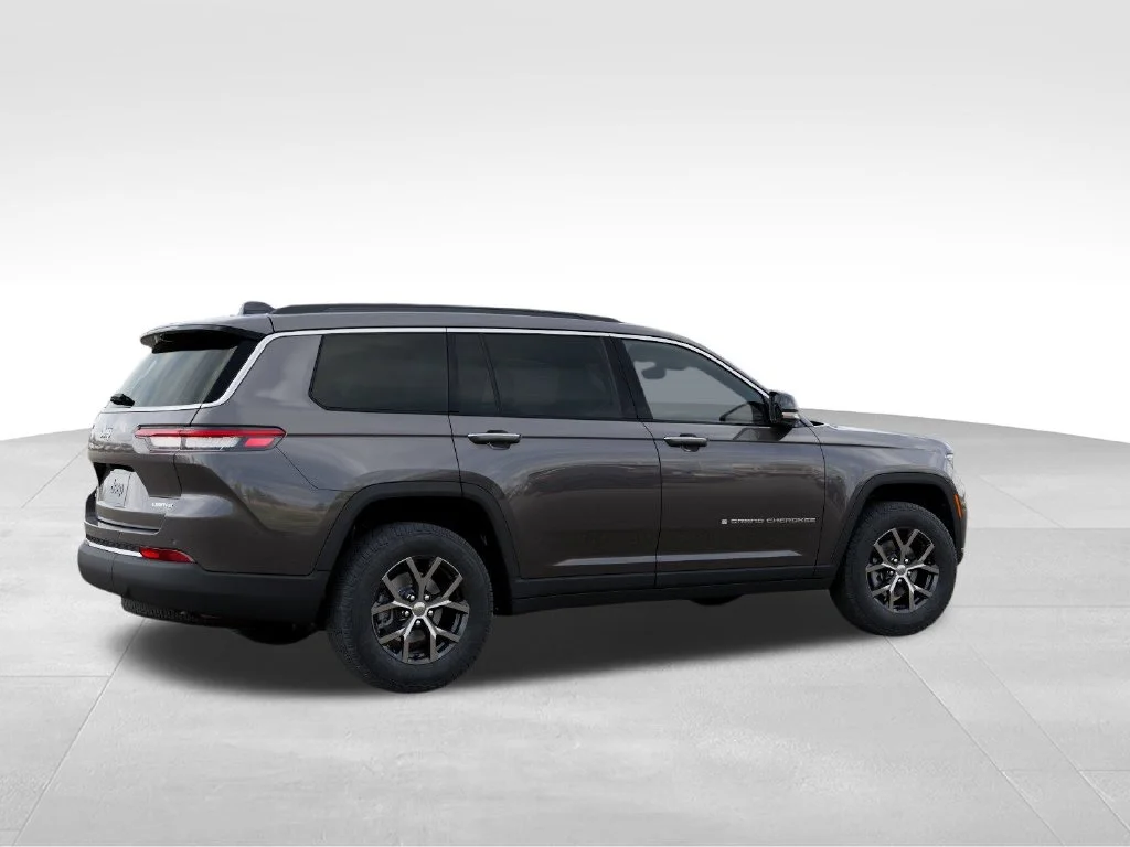 Used 2025 Gray Jeep Limited image 4