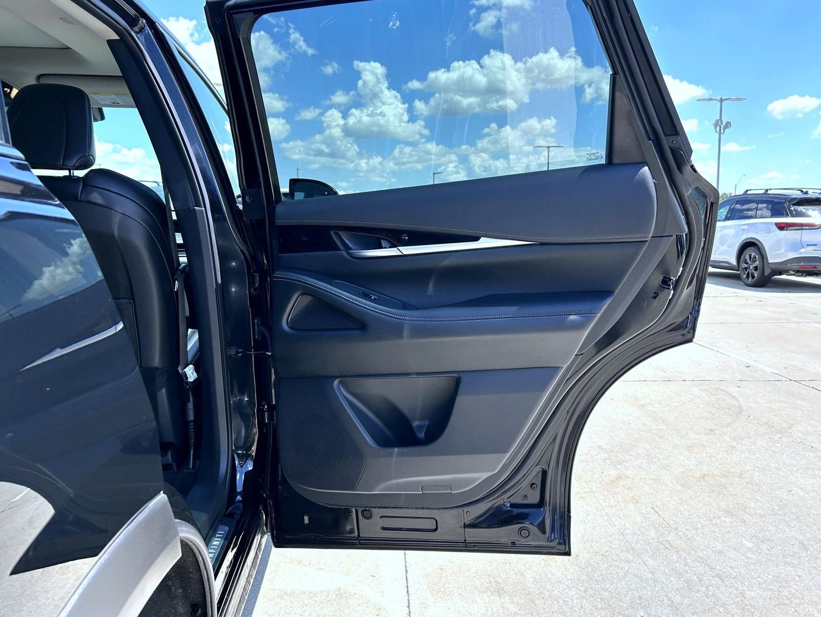 Used 2025 Black INFINITI PURE image 17