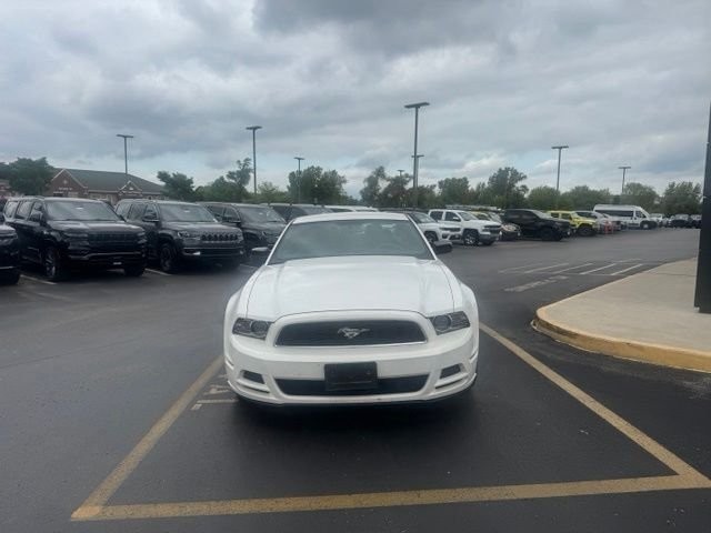 Used 2013 Performance White Ford V6 image 2