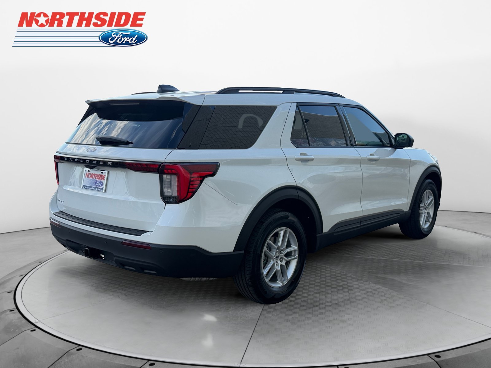 New 2027 Star White Metallic Tri-Coat Ford Active image 7