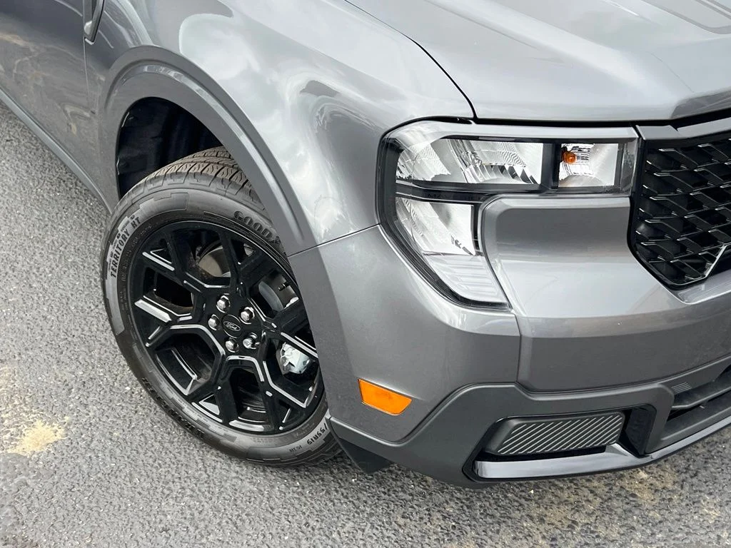 New 2026 Carbonized Gray Metallic Ford XLT image 2
