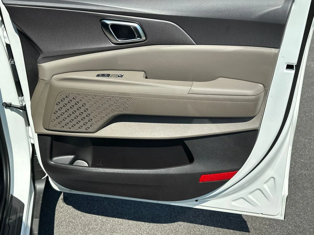 New 2027 White Kia EX image 14