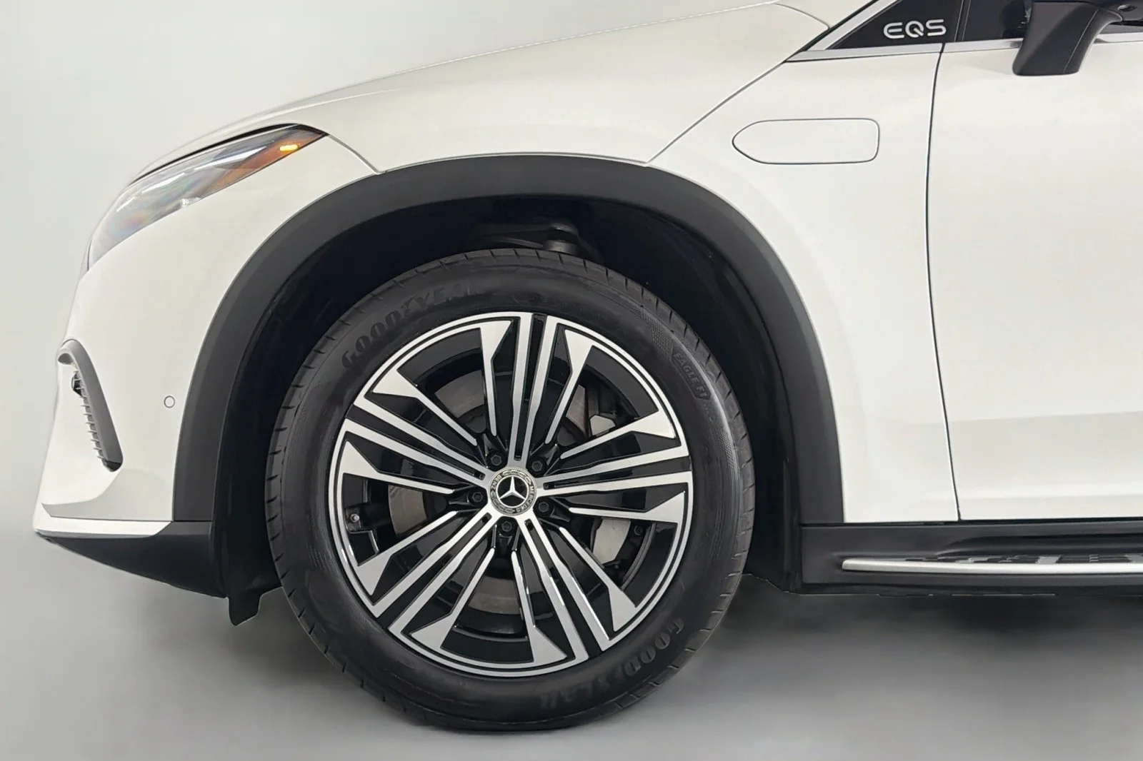 Certified Used 2024 Polar White Mercedes-Benz EQS 450 image 11