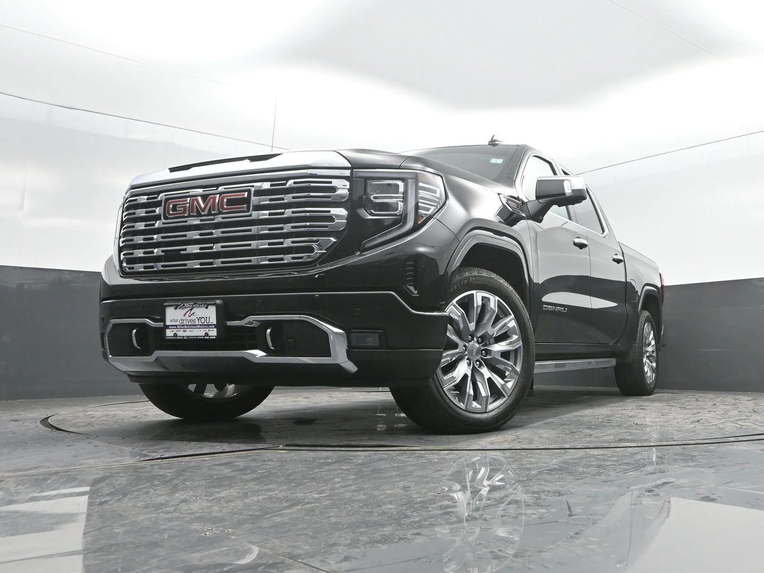 Used 2023 Onyx Black GMC Denali image 50