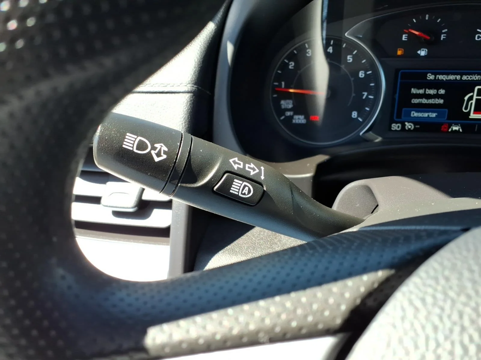 Used 2024 Sterling Metallic (gxd) GMC SLE image 17