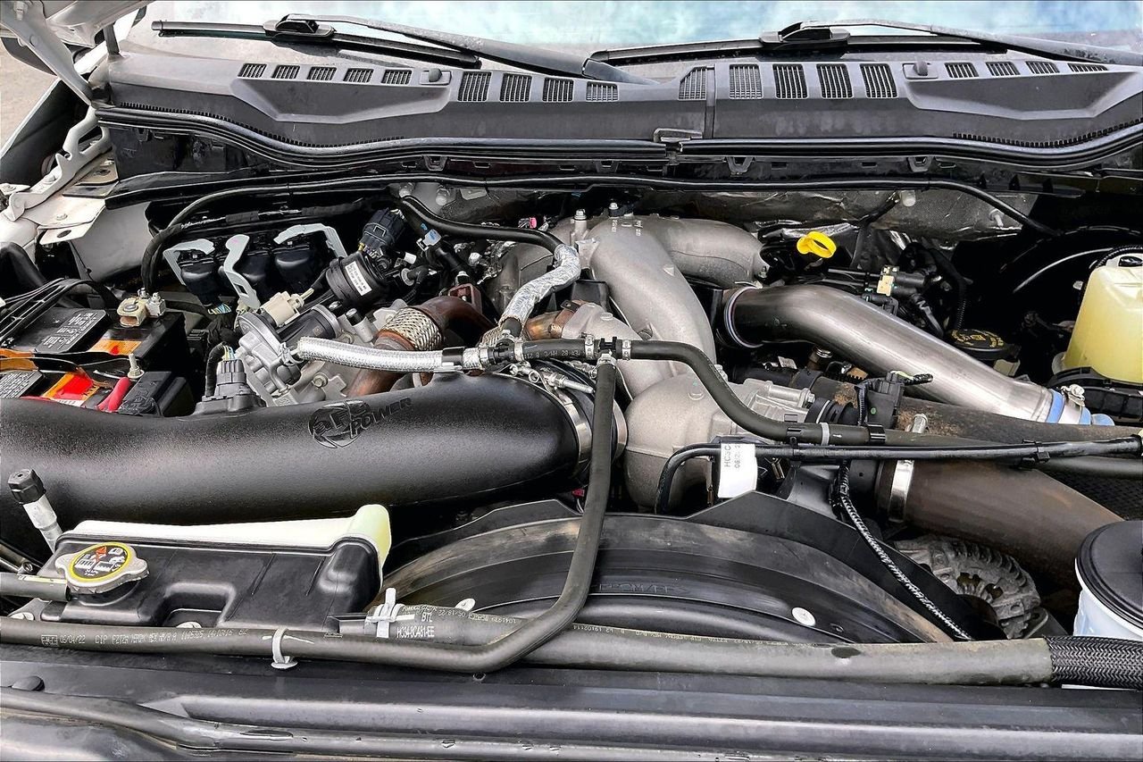 Used 2022 OXFORD WHITE Ford LARIAT image 32