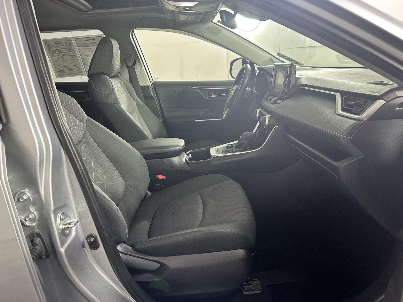 Used 2022 Silver Sky Metallic Toyota XLE image 40