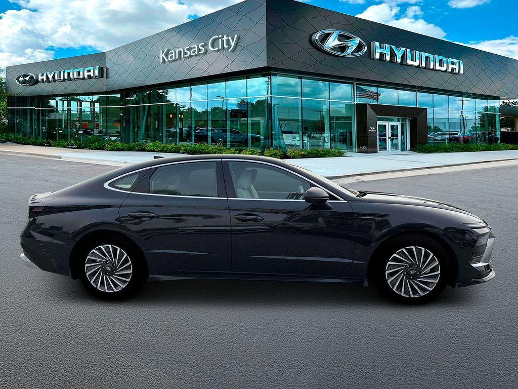 New 2026 Carbon Blue Hyundai Limited image 9