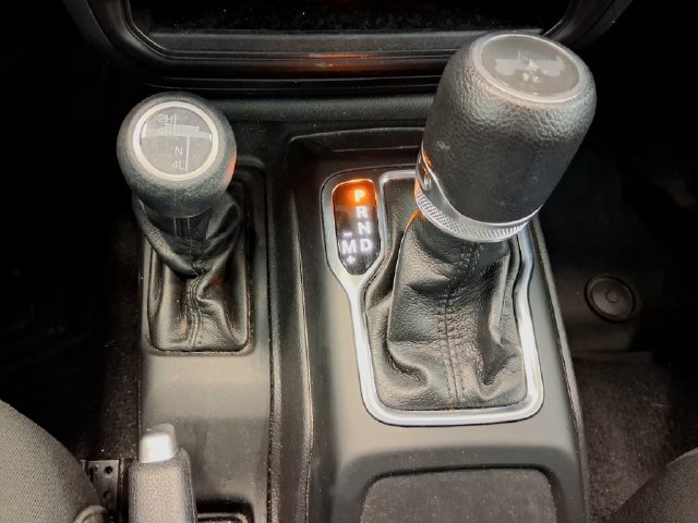 Used 2023 White Jeep Sport S image 21