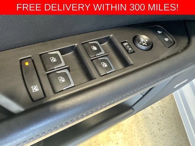 Certified Used 2016 CRYSTAL WHITE TRICOAT Cadillac Luxury AWD image 4