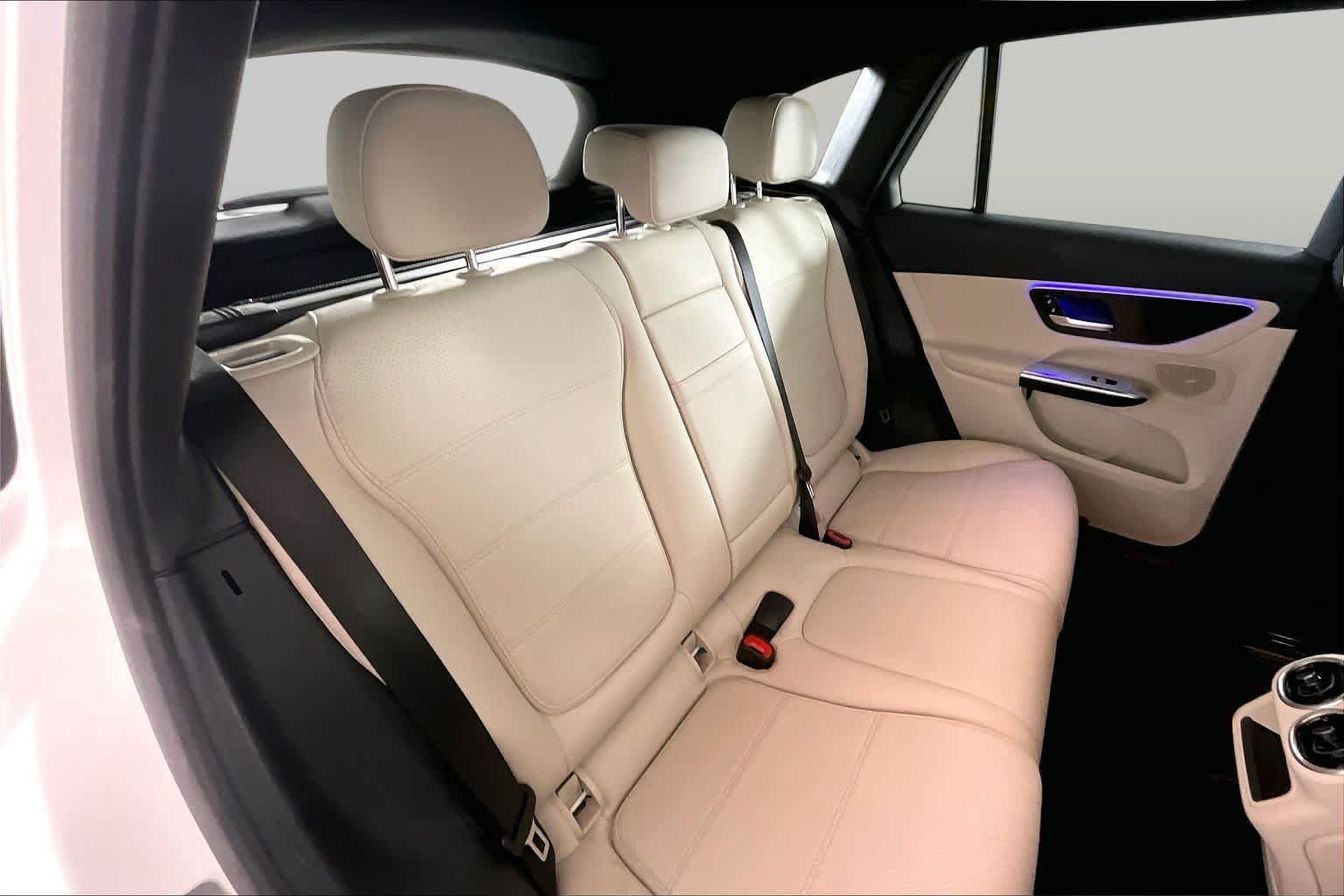 Used 2026 White Mercedes-Benz GLC 300 image 17