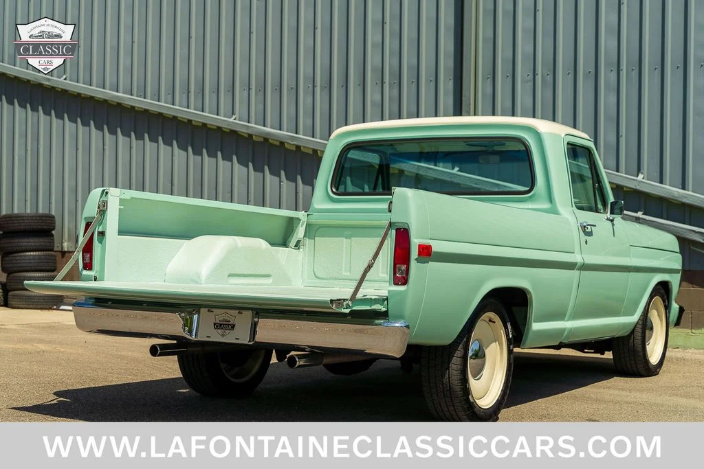 Used 1970  Ford  image 17