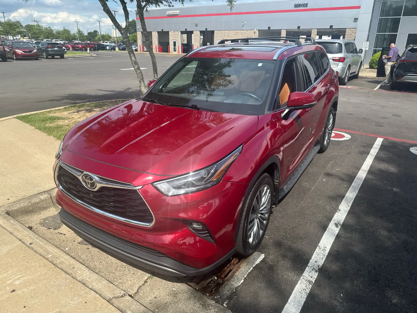 Used 2022 Ruby Flare Pearl Toyota Platinum image 2
