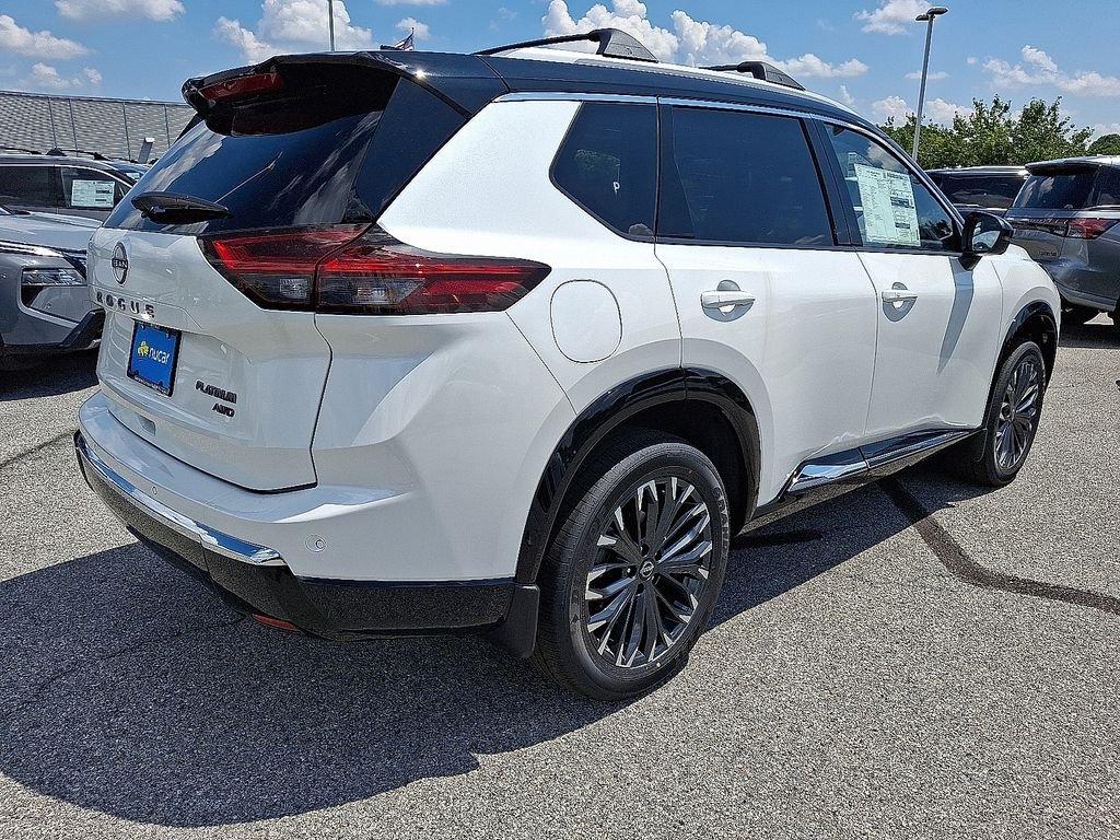 New 2026 Everest White Pearl TriCoat / Super Black Two-tone Nissan Platinum image 4