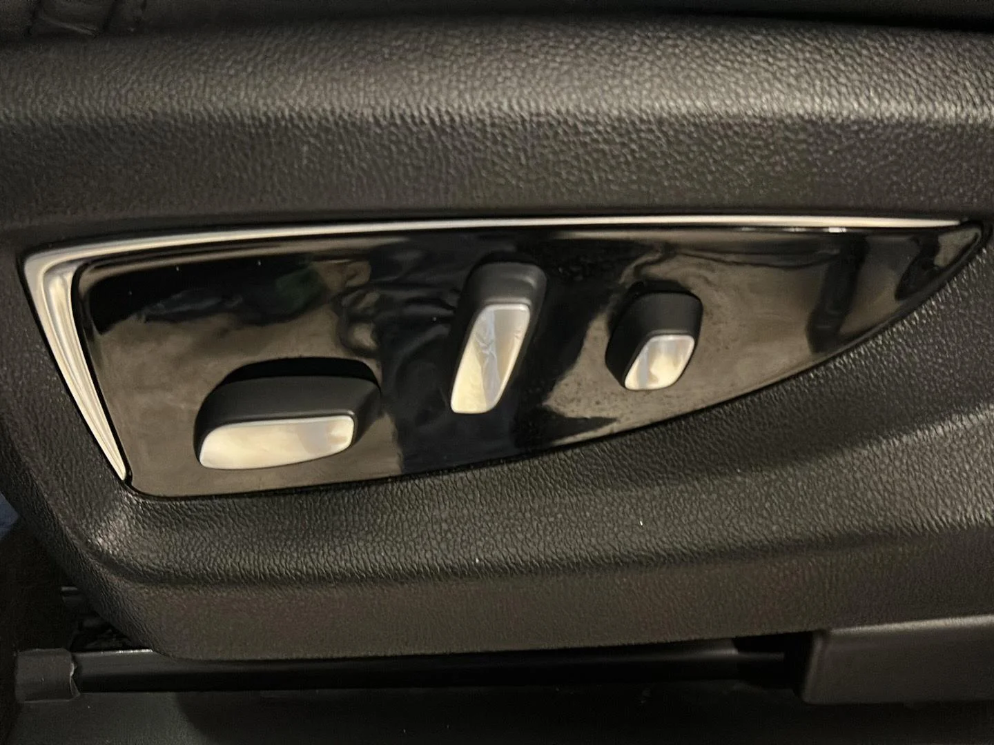 Used 2020 Black Raven Cadillac Premium Luxury image 24