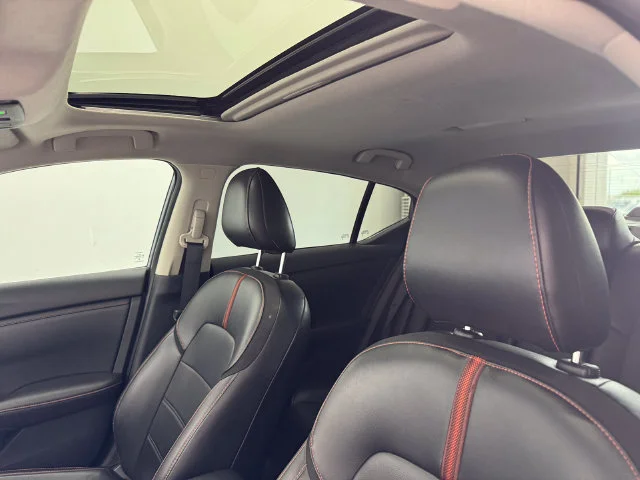 Used 2024 Atlantic Gray Metallic/Super Black Nissan SR image 5