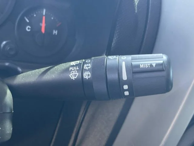 Used 2008 Silver Jeep X image 29
