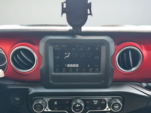 Used 2020 Gray Jeep Rubicon image 14
