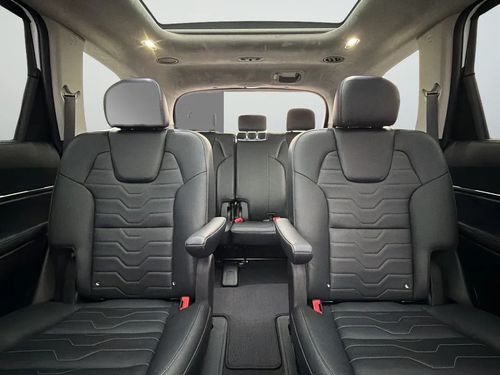 Used 2022 White Kia SX image 44