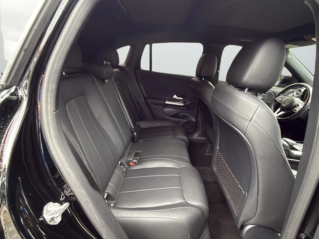 Used 2021 Black Mercedes-Benz GLA 250 image 23