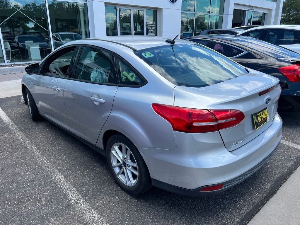 Used 2016 Silver Ford SE image 3