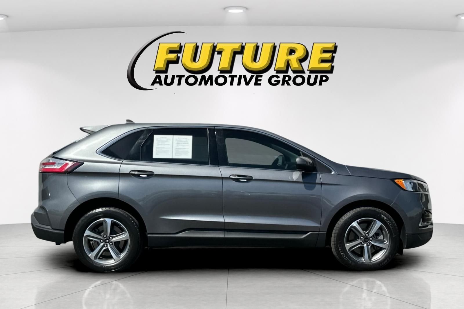 Used 2024 Gray Ford SEL image 2