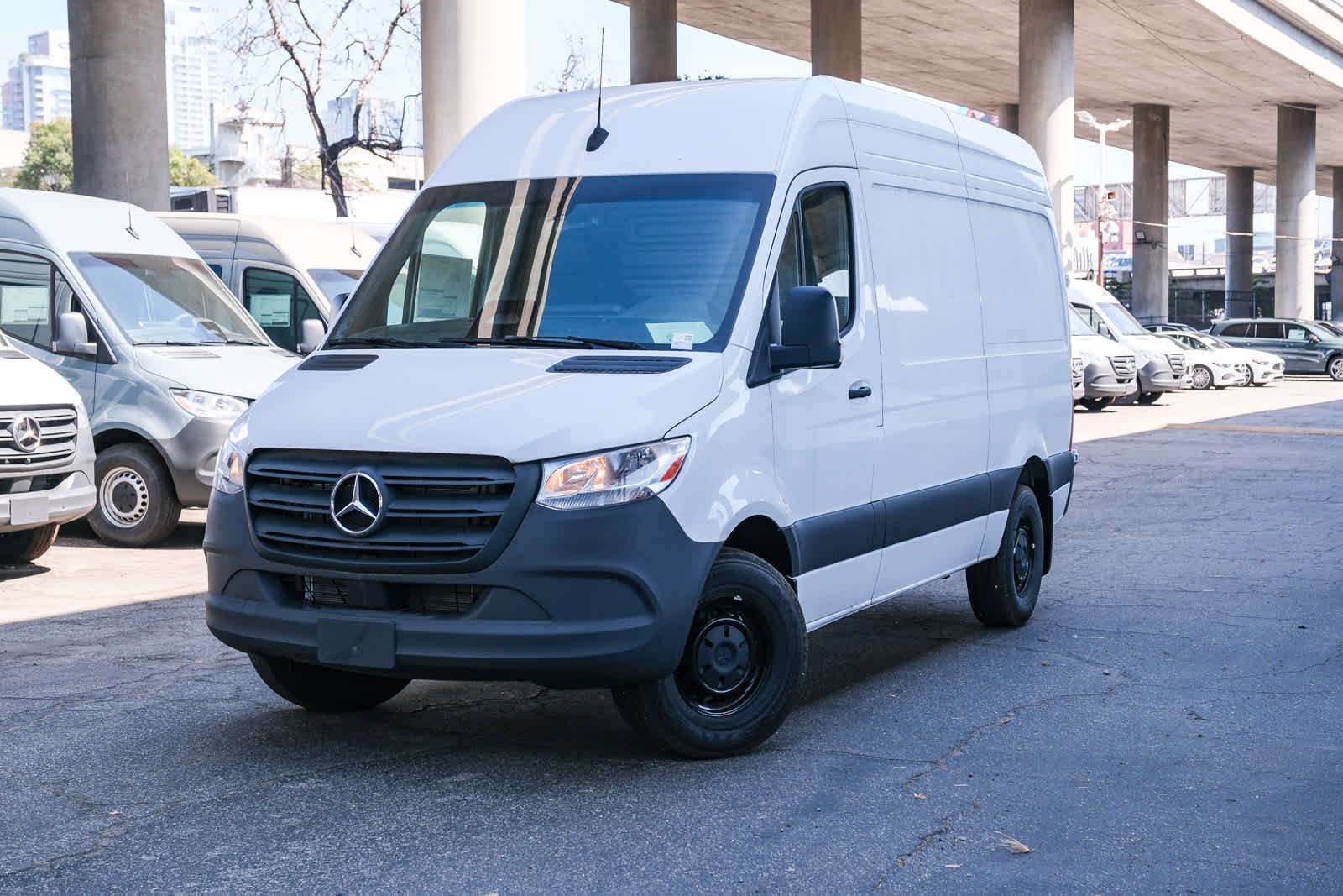 New 2025 Arctic+White Mercedes-Benz Cargo 144 WB  RWD 2.0L 4-Cylinder image 4