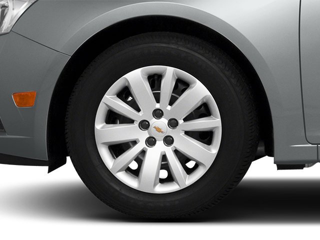 Used 2013 Silver Ice Metallic Chevrolet LS image 13