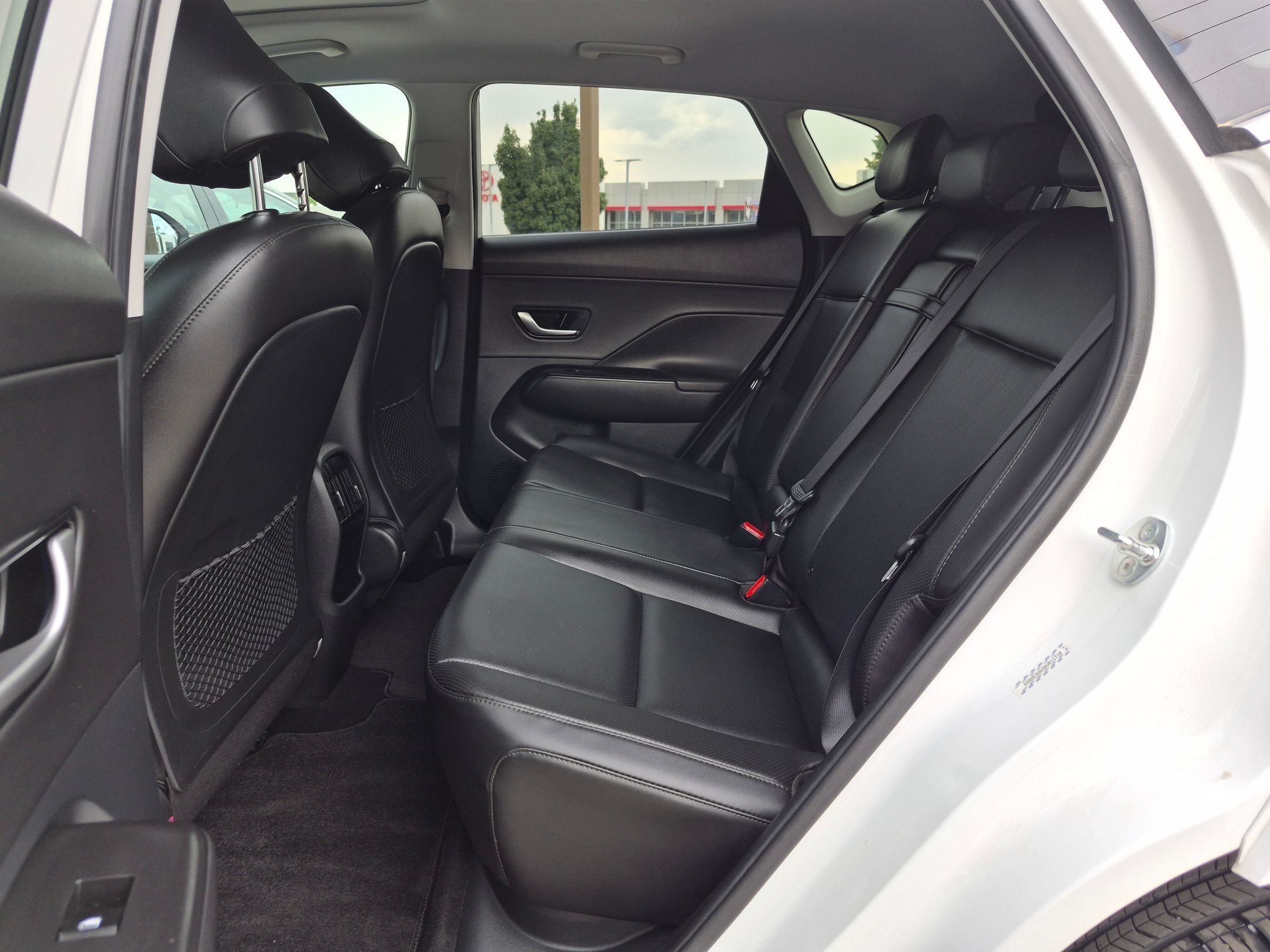 Certified Used 2024 Atlas White Hyundai Limited image 28