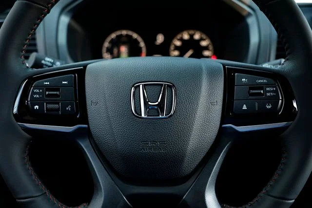 New 2026 Platinum White Pearl Honda Sport-L image 39