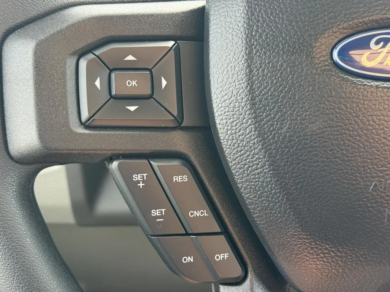 New 2026 Oxford White Ford E-450 DRW image 11