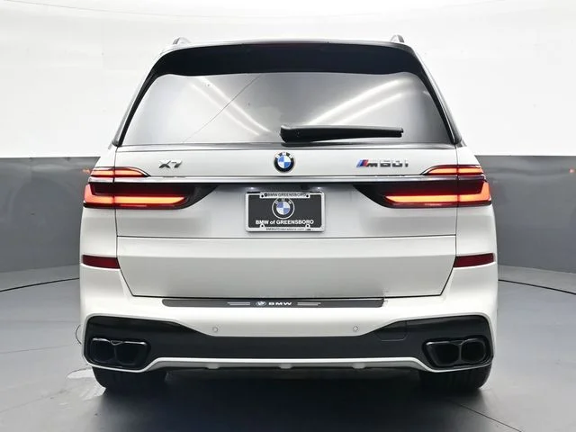 Used 2024 White BMW M60i image 5