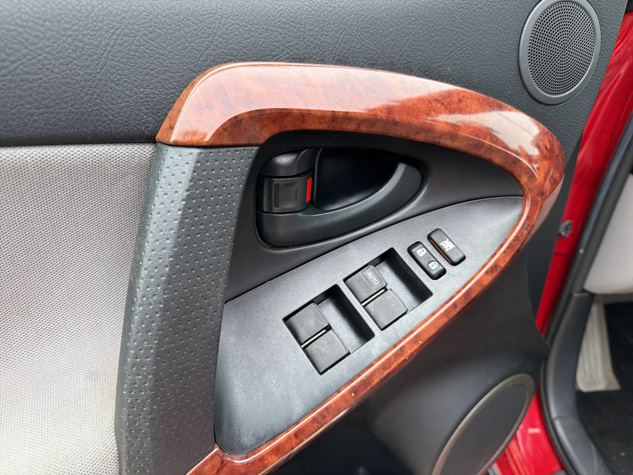 Used 2008 Barcelona Red Metallic Toyota Ltd image 11