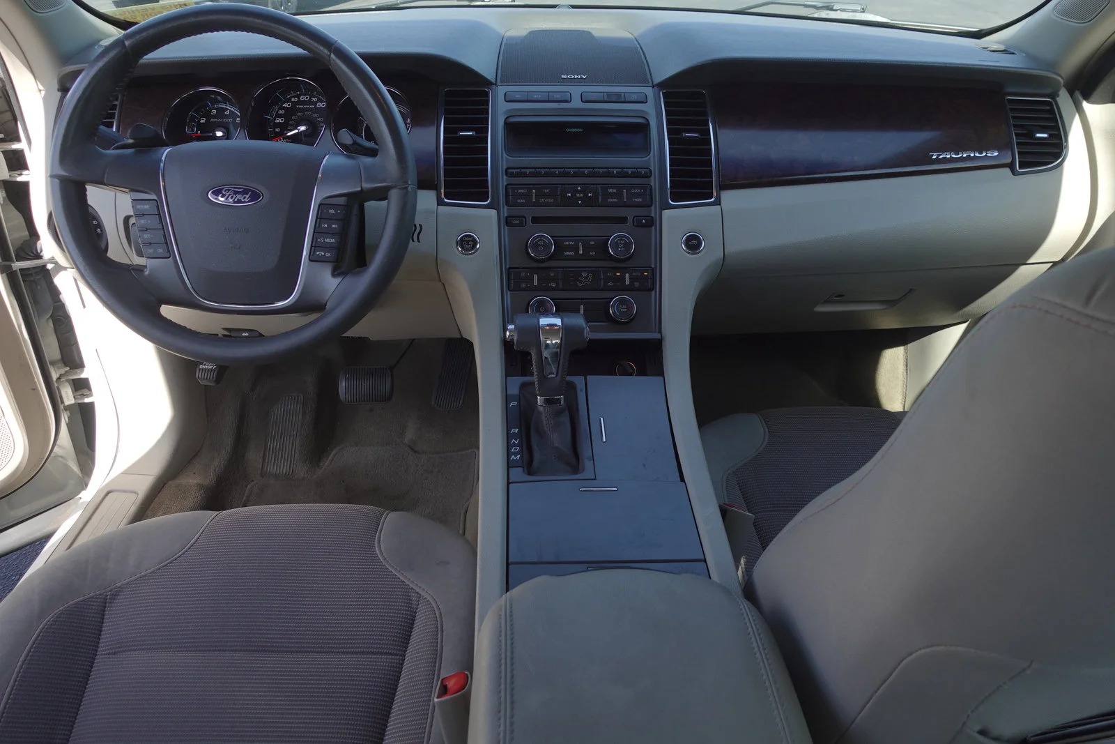 Used 2012 White Suede Ford SEL image 10