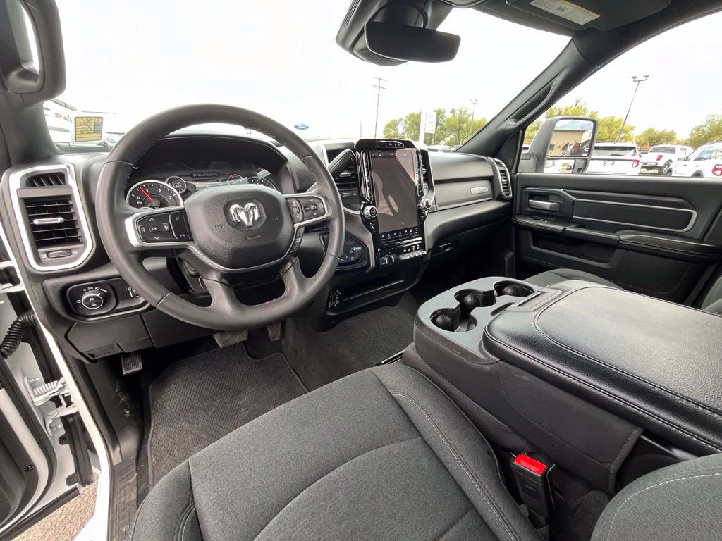 Used 2025 White Ram Big Horn image 10