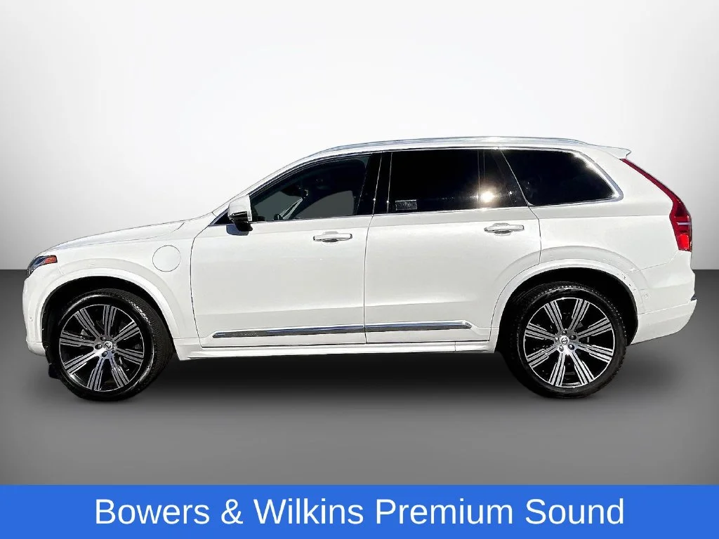 Used 2022 Crystal White Volvo T8 Inscription Extended Range 6P image 4