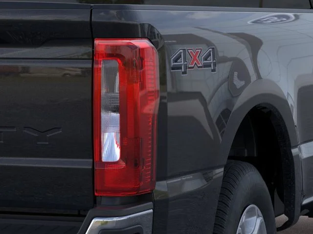 New 2026 Agate Black Metallic Ford XLT image 43