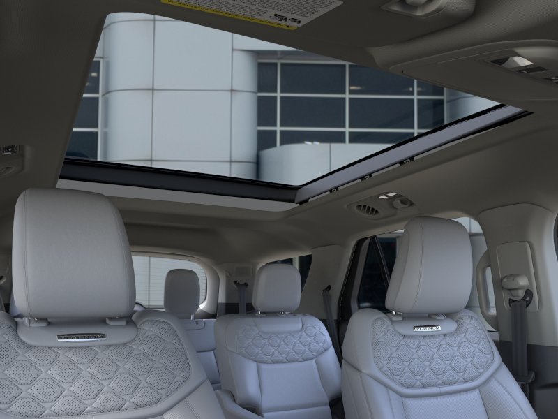 New 2026 Star White Metallic Tri-Coat Ford Platinum™ image 35