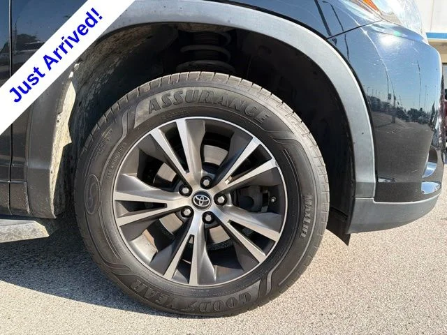 Used 2018 Black Toyota LE image 15