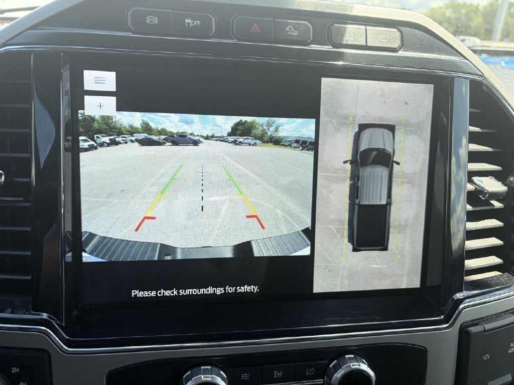 Used 2022 White Ford Lariat image 24