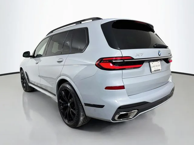 Used 2023 Gray BMW xDrive40i image 7