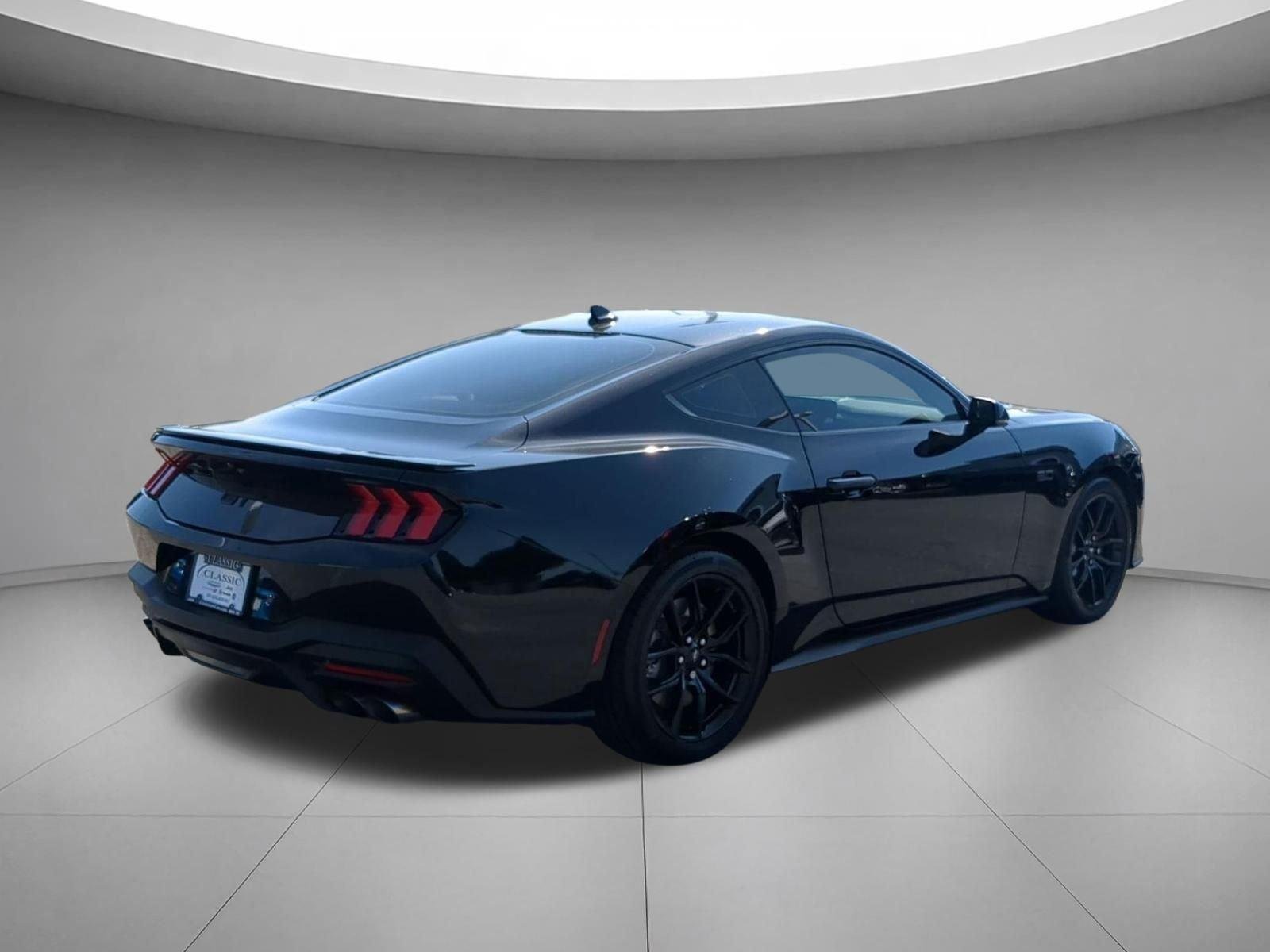 Used 2025 Shadow Black Ford GT Premium image 5