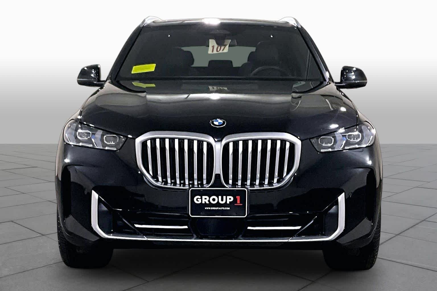 Used 2026 Black Sapphire Metallic BMW xDrive40i image 3