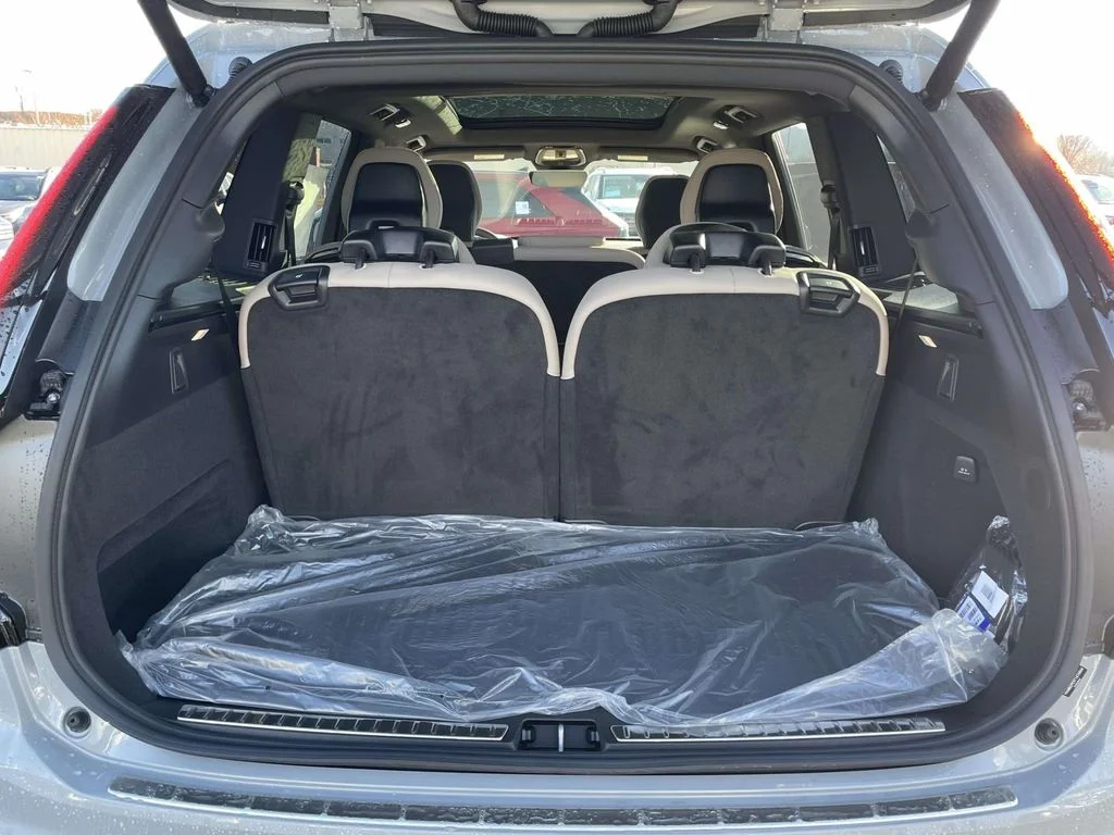 New 2026 Vapour Grey Volvo Plus image 29
