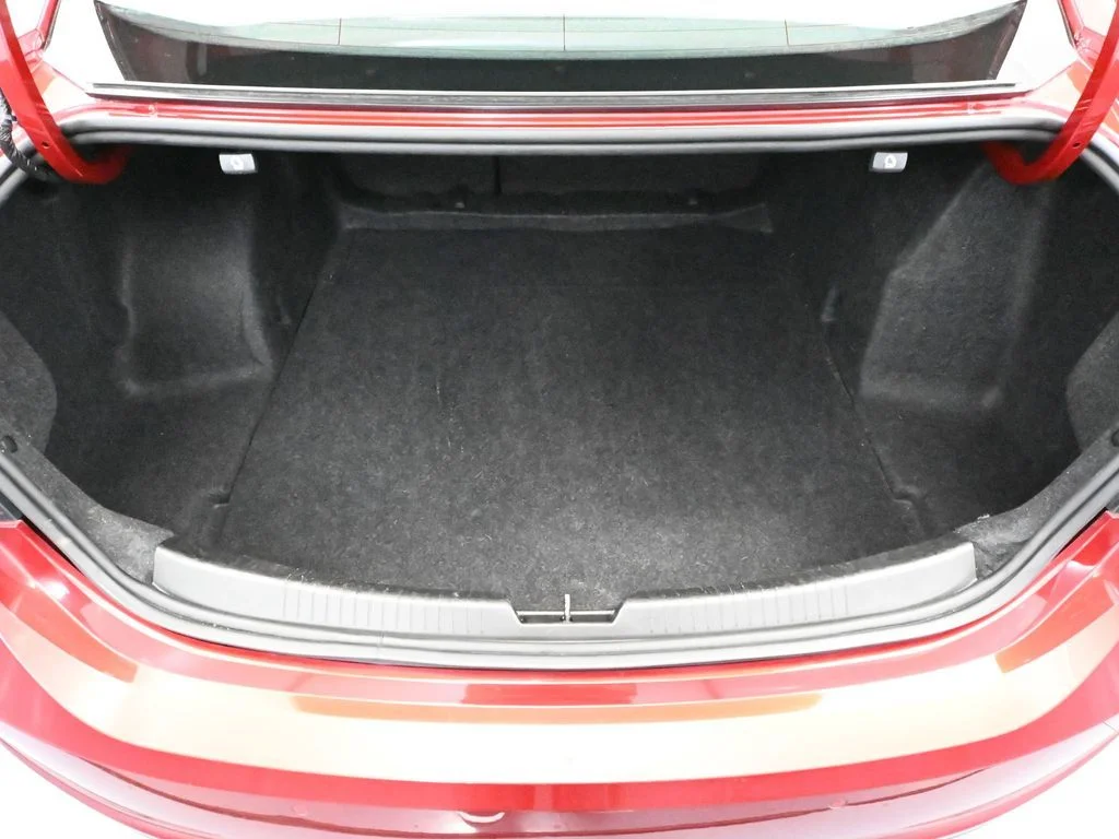 Used 2024 Red Chevrolet LT image 37