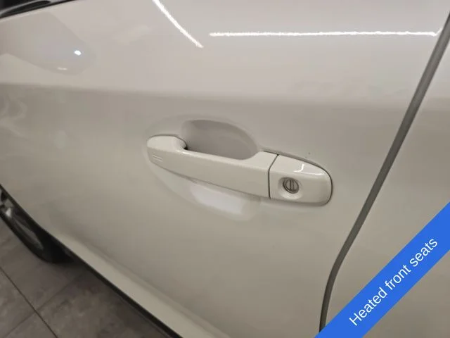 Used 2022 Crystal White Pearl Subaru Limited image 20