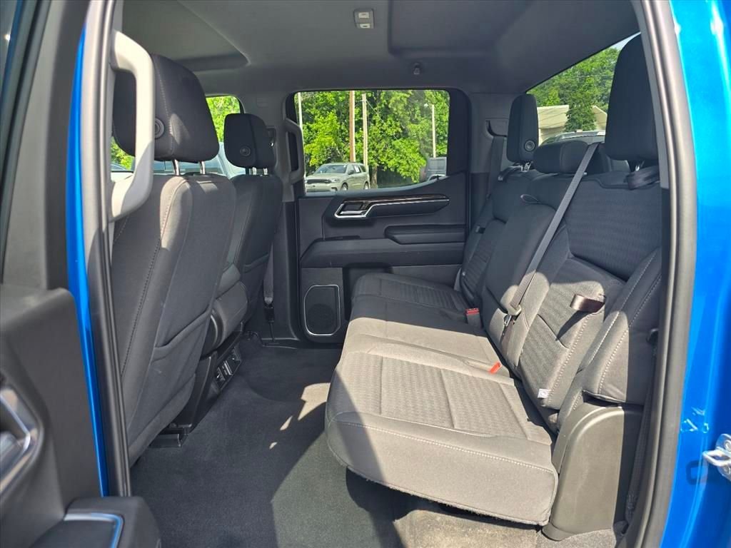 Used 2023 Blue GMC Elevation image 12