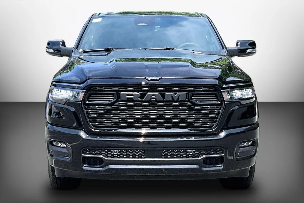 New 2026 Diamond Black Crystal Pearlcoat RAM Big Horn/Lone Star image 3