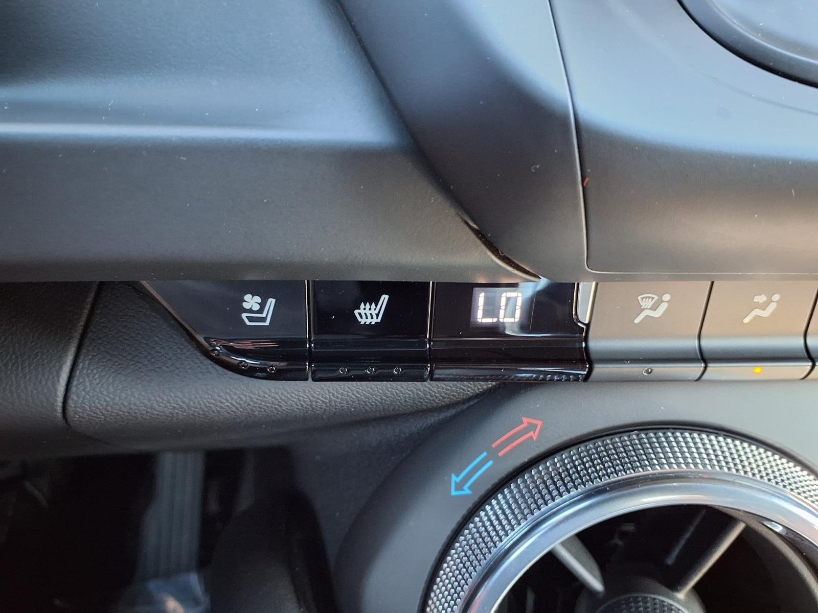 Used 2018 Silver Chevrolet 2LT image 6